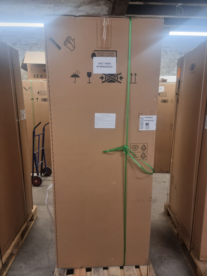 Grade A Siemens KF96NAXEAG iQ500 American Fridge Freezer - Black
