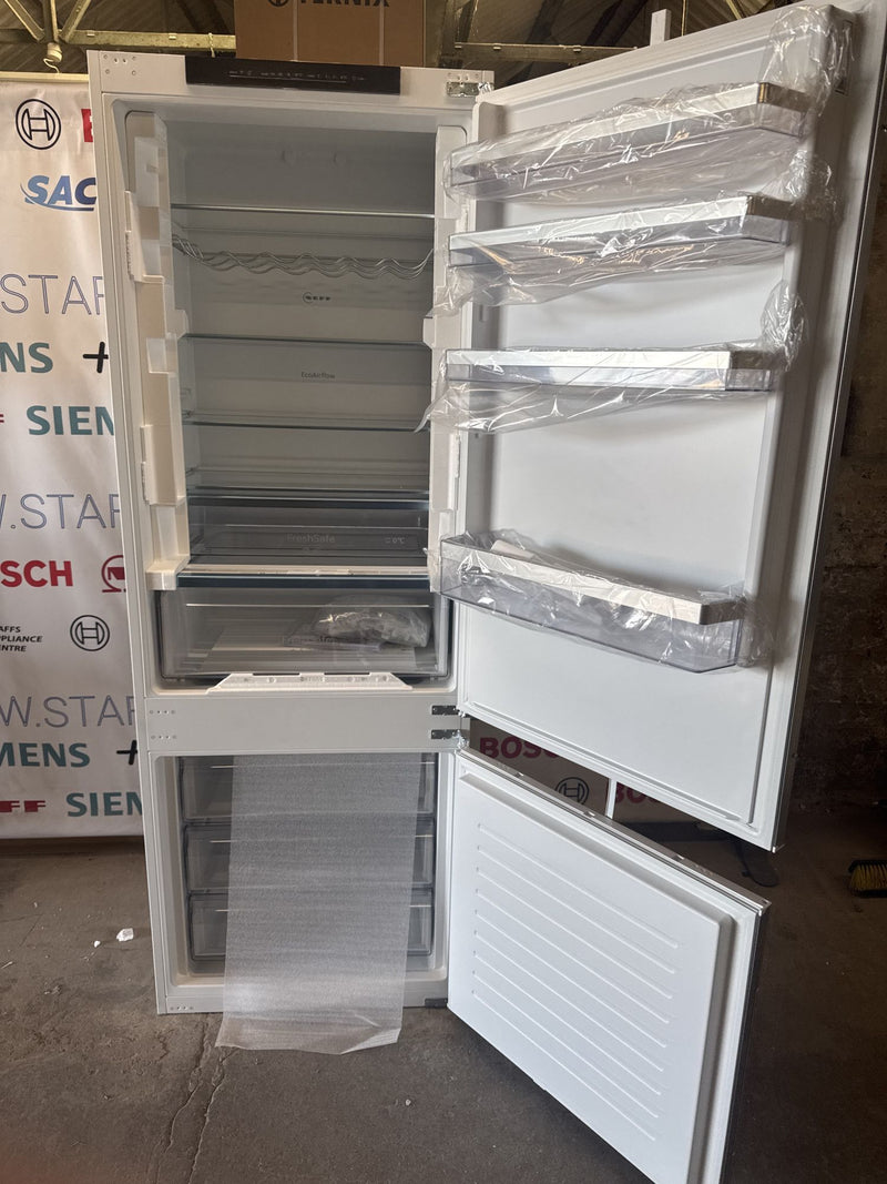 Grade A Neff KB7962SE0 N50 69cm Wide Integrated 60/40 Frost Free Fridge Freezer
