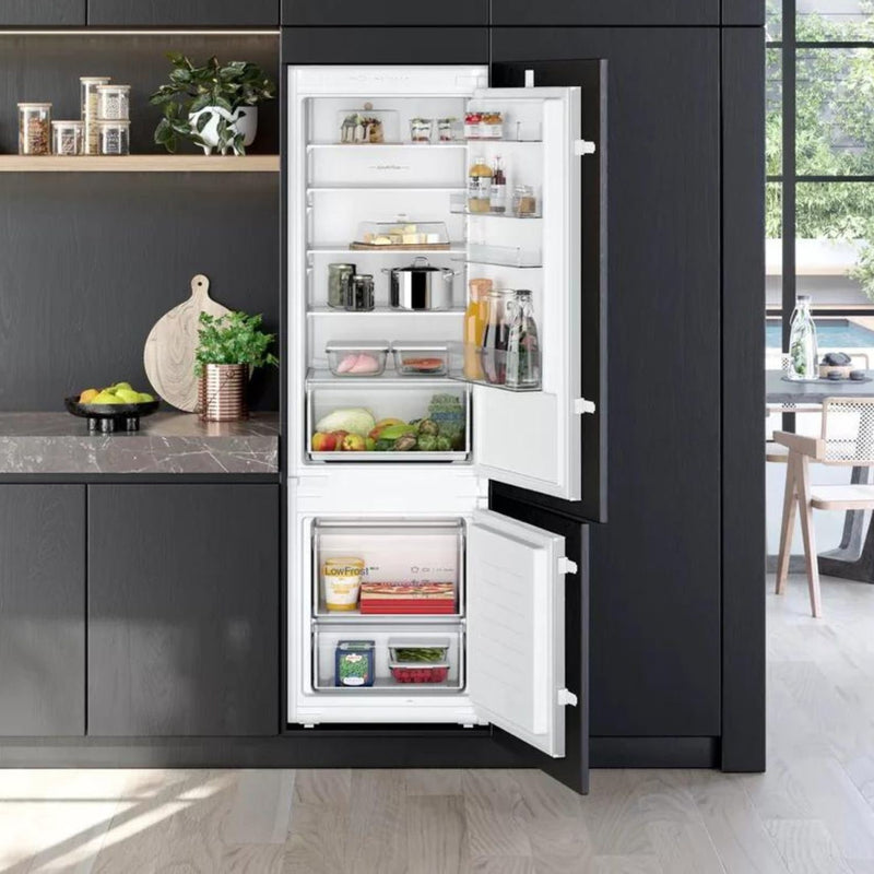 Grade A Siemens iQ100 KI87VNSE0G Integrated 270 Litre 70/30 Low Frost Fridge Freezer White