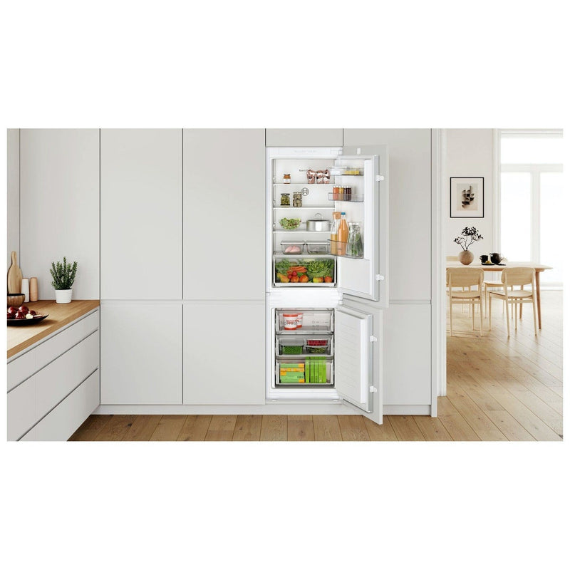 Grade A Bosch Series 2 KIN86NSE0G Integrated 260 Litre 60/40 Frost Free Fridge Freezer White