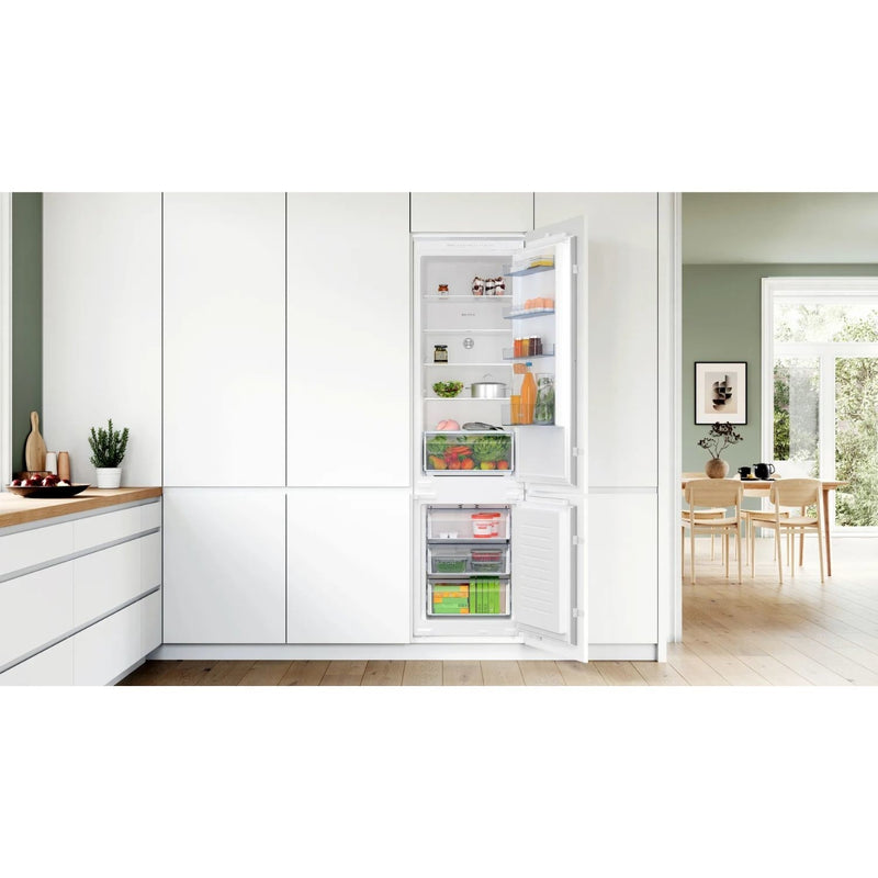 GRADE A1 - Bosch Series 2 290 Litre 60/40 Integrated Fridge Freezer