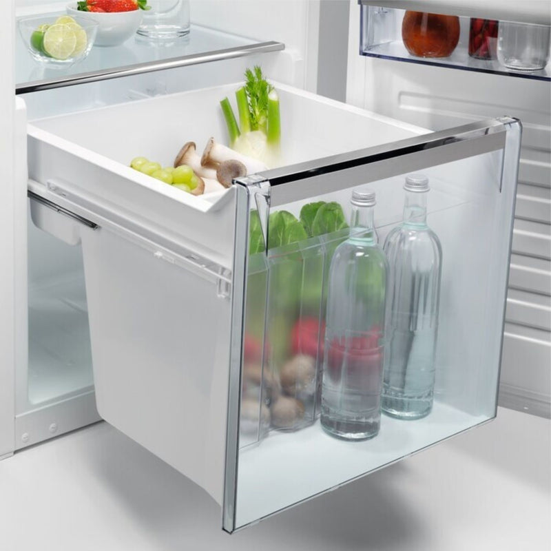 Grade C AEG 3000-Series DynamicAir SKE818E1DC Integrated 310 Litre Tall Fridge White