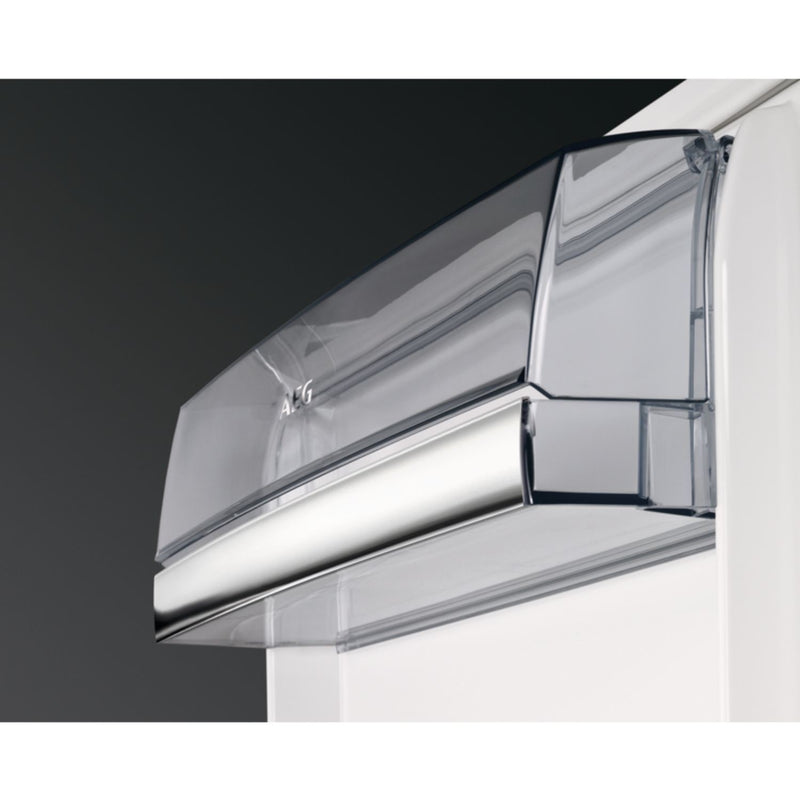 Grade C AEG 3000-Series DynamicAir SKE818E1DC Integrated 310 Litre Tall Fridge White