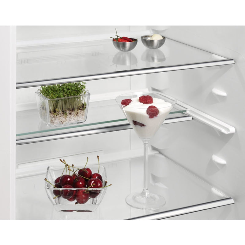 Grade C AEG 3000-Series DynamicAir SKE818E1DC Integrated 310 Litre Tall Fridge White
