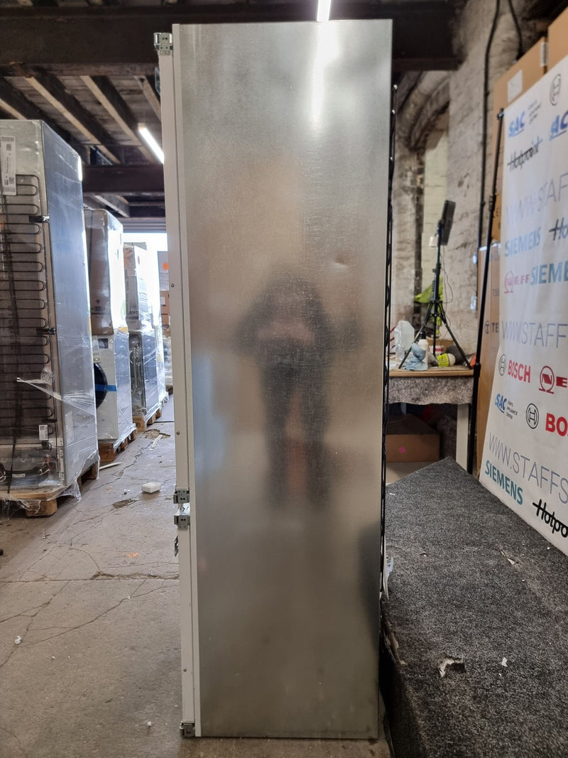 Grade B Siemens iQ500 KI87SAFE0G 70/30 Integrated Fridge Freezer