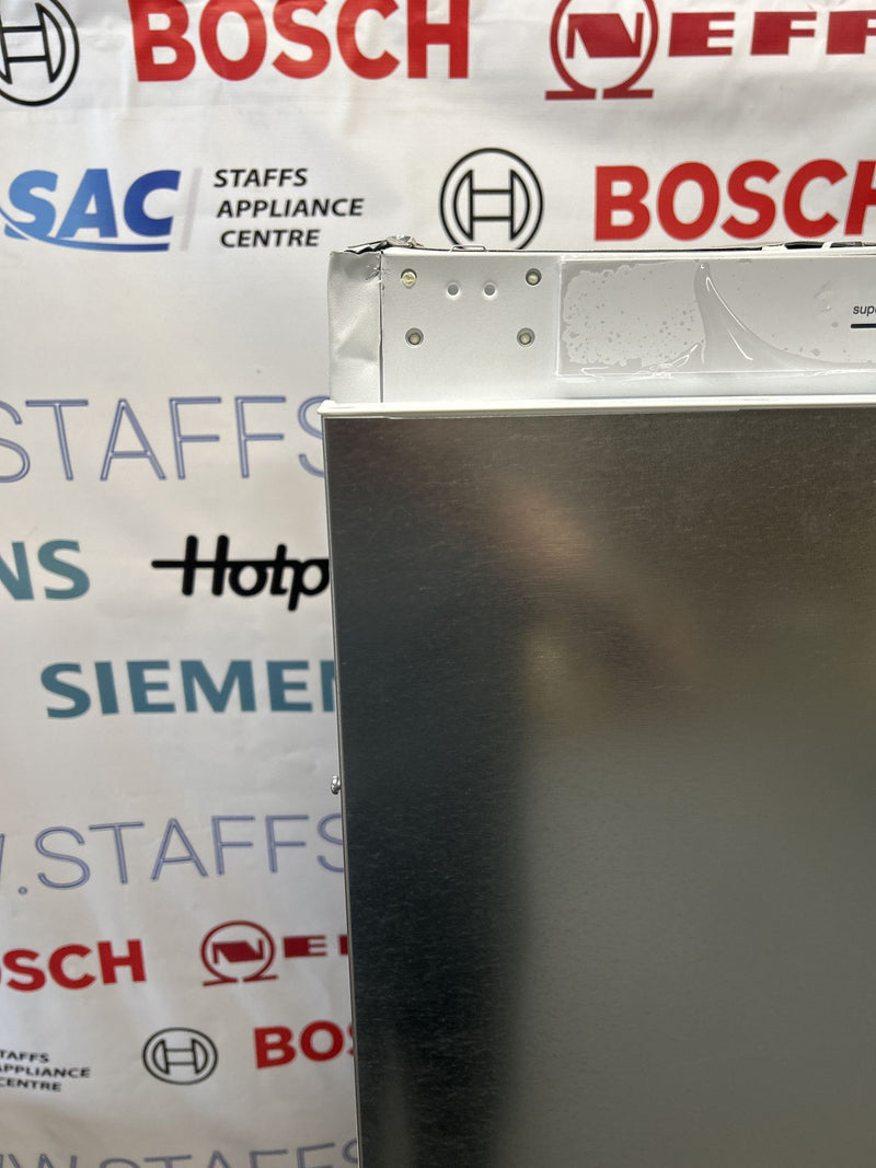 Grade B Bosch KIN85NSE0G Series 2 No Frost 50/50 Integrated Fridge Freezer