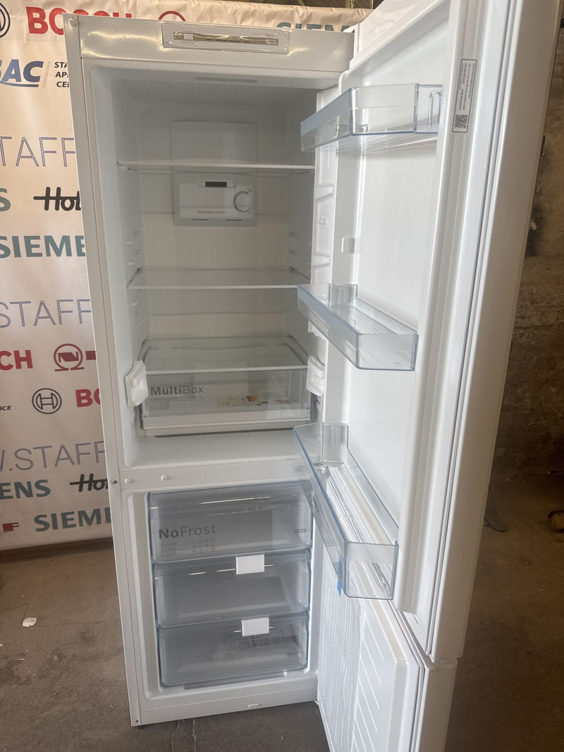 Grade B Bosch KGN33NWEBG Series 2 No Frost 60/40 Fridge Freezer - White