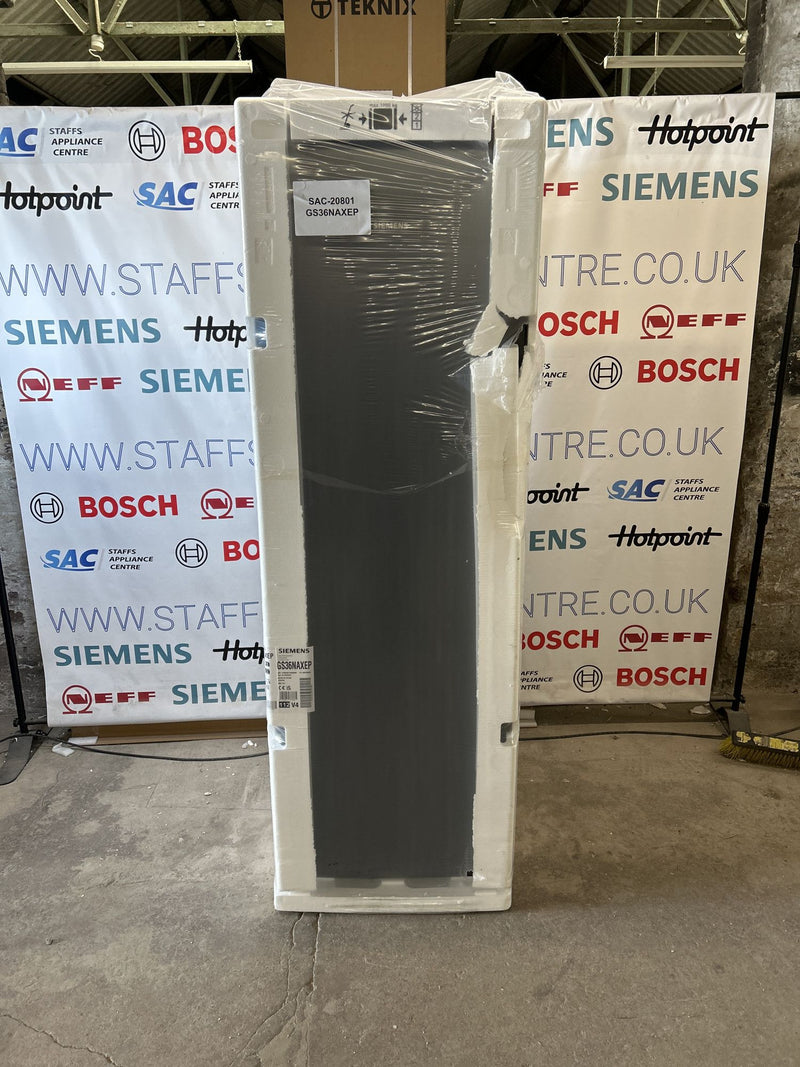Grade B Siemens GS36NAXEP iQ500 No Frost Tall Freezer - Black