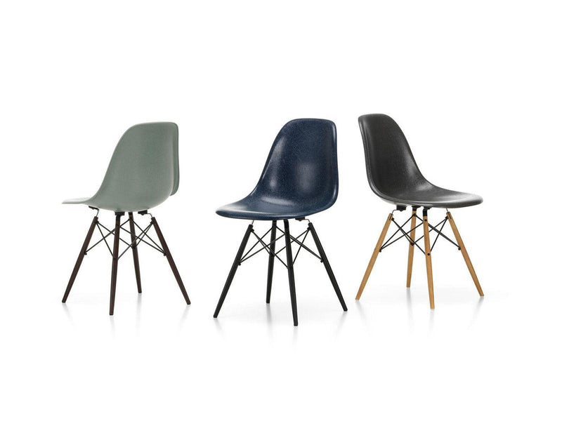 Vitra Eames Fiberglass Side Chair DSW Black Maple - Ideali