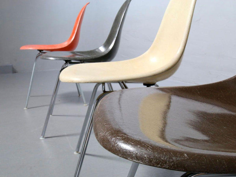 Vitra Eames Fiberglass Side Chair DSX - Ideali